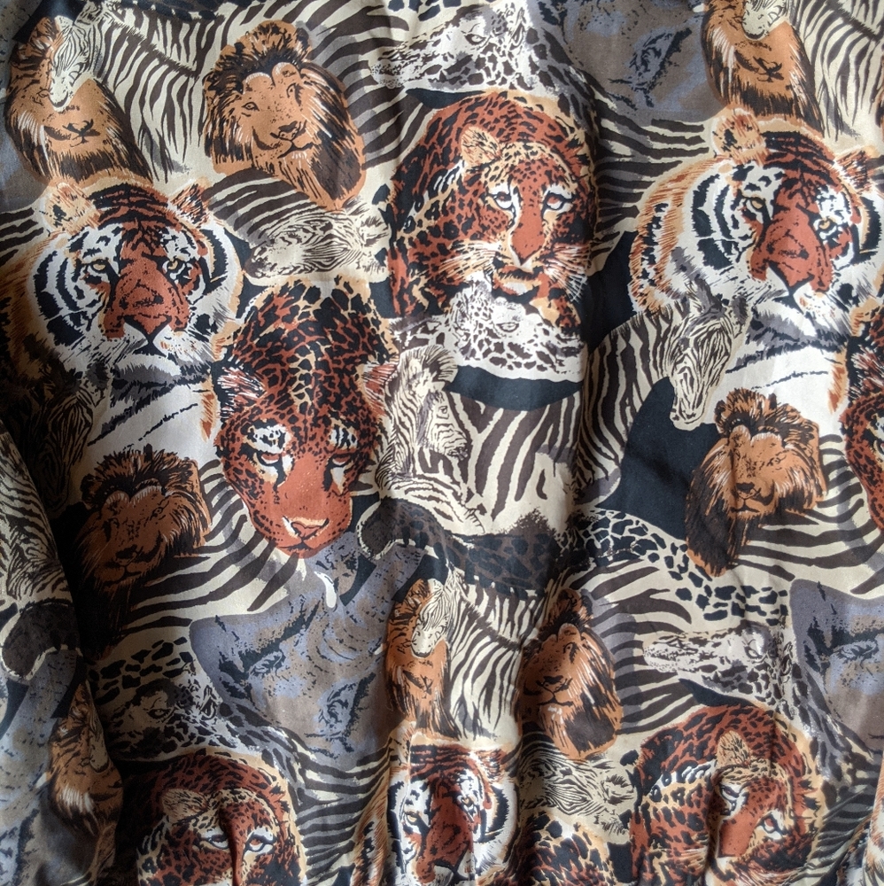 Vintage Silk Bomber Jacket covered in Animals!! - Picture 4 of 6